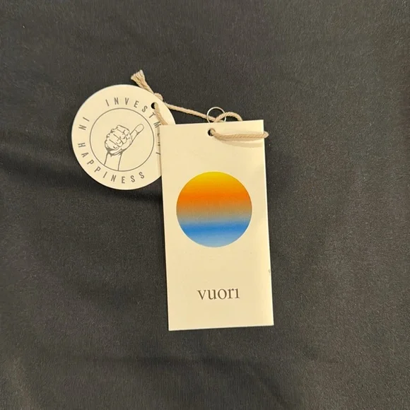 Like new- Vuori crew. Heathered black. Size M. - Picture 4 of 7